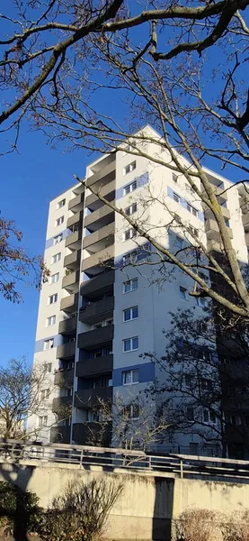 große 1 Zimmer Wohnung sucht neuen Mieter — photo 1